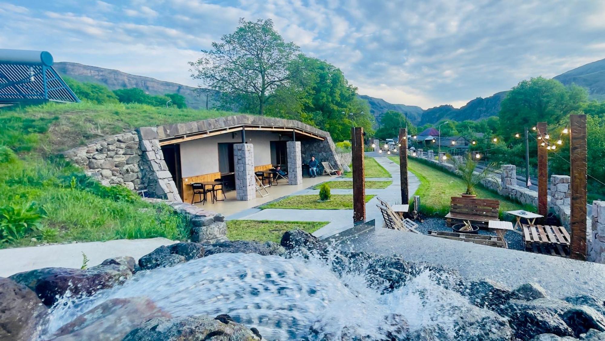 Hotel Hobbiton Near Vardzia Caves T'mogvi Ngoại thất bức ảnh
