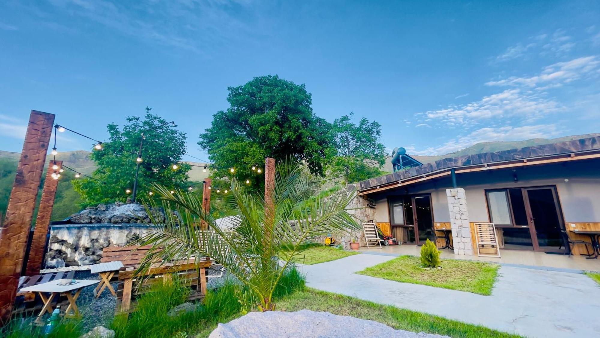 Hotel Hobbiton Near Vardzia Caves T'mogvi Ngoại thất bức ảnh