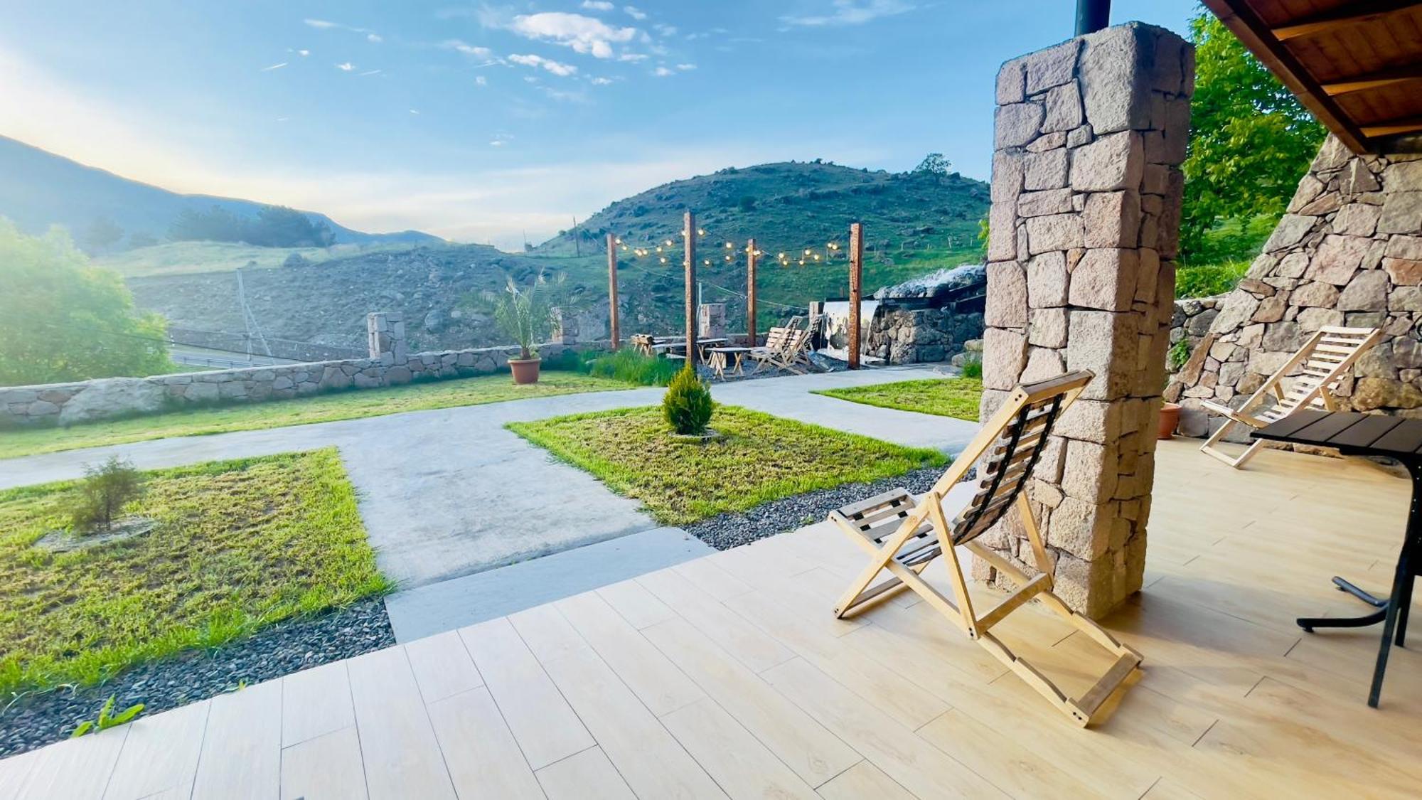 Hotel Hobbiton Near Vardzia Caves T'mogvi Ngoại thất bức ảnh