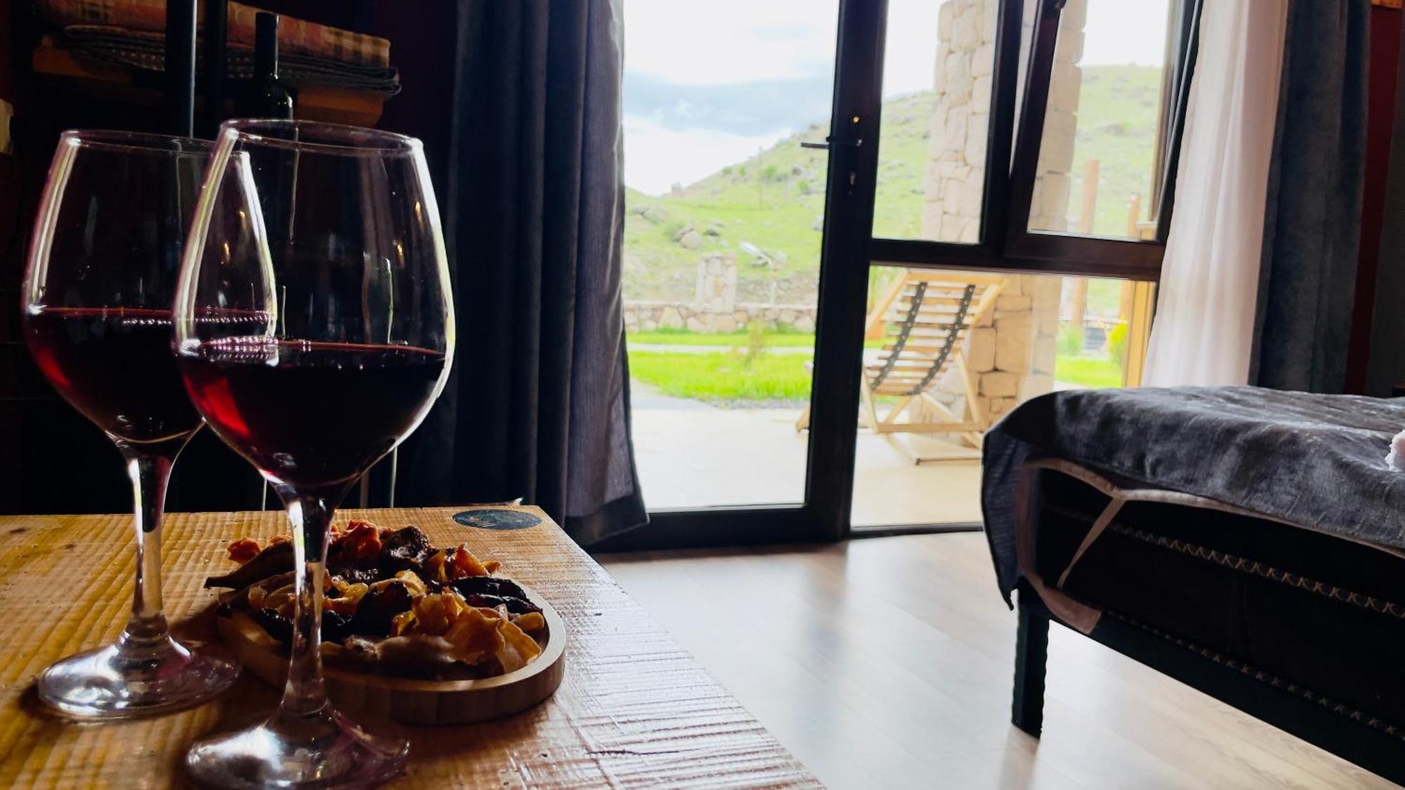 Hotel Hobbiton Near Vardzia Caves T'mogvi Ngoại thất bức ảnh