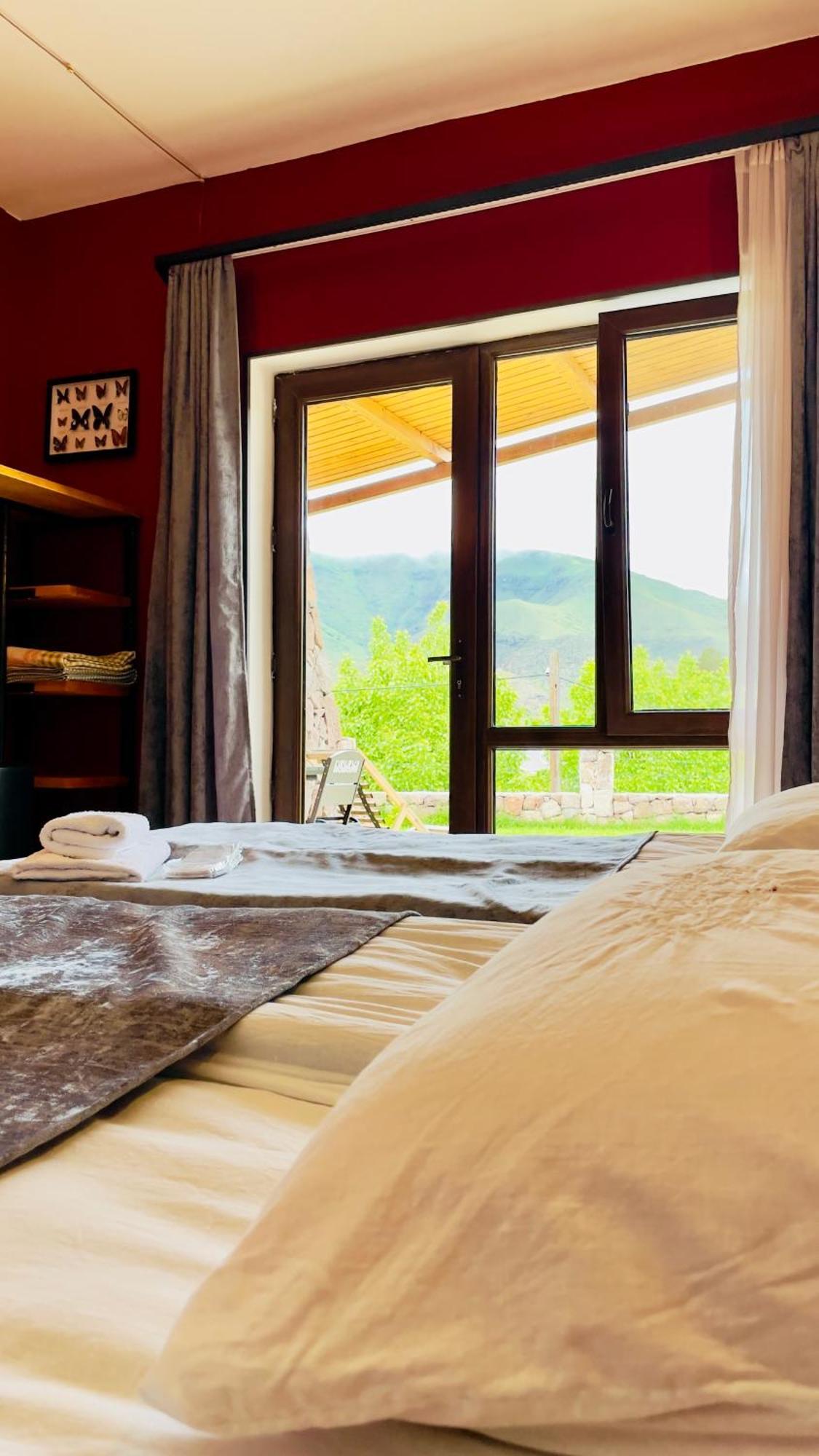Hotel Hobbiton Near Vardzia Caves T'mogvi Ngoại thất bức ảnh
